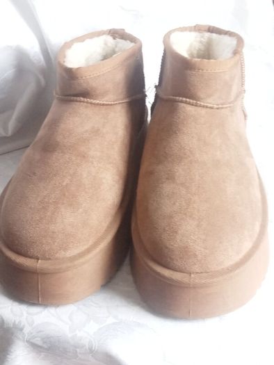 PRICE DROP Ladies Faux suede platform Ugg boots, Size 40/7, in  perfect condition