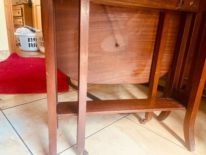 folding table