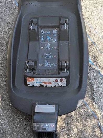 Maxi-Cosi 2wayFix ISOFIX Base  Collection Only