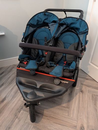 Out n' About Little Nipper double buggy