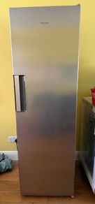 Whirlpool Freestanding Larder Fridge