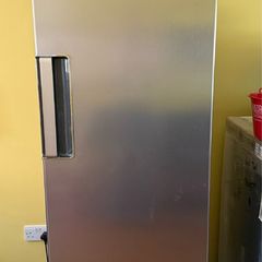 Whirlpool Freestanding Larder Fridge