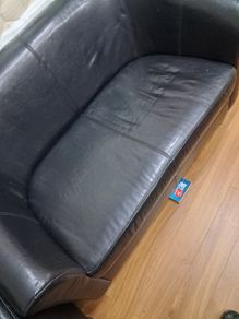 2 Tub armchairs and 2 seater couch 50 Euro