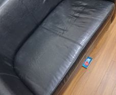 2 Tub armchairs and 2 seater couch 50 Euro