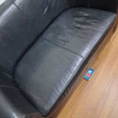 2 Tub armchairs and 2 seater couch 50 Euro