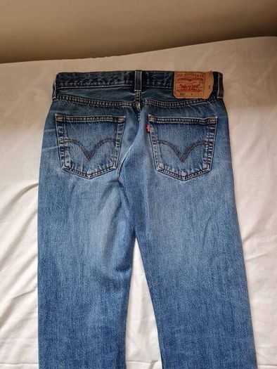 levis 501 Size 32/34 button fly in excellent condition