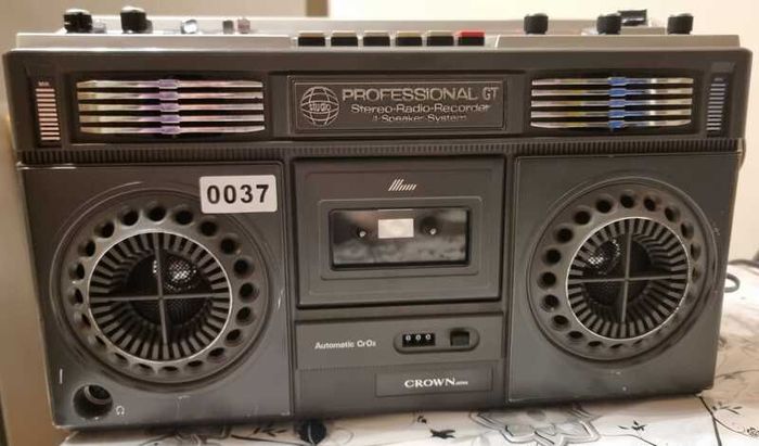 From 1977 Rare CROWN Studio Professionell GT, all function works good.