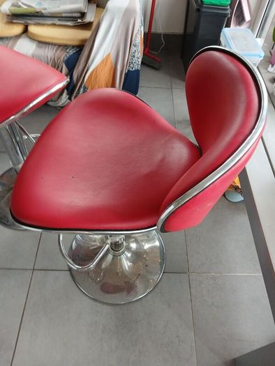High stools chairs x3