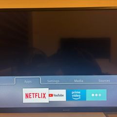 32 inches Smart 4K Sharp TV with remote