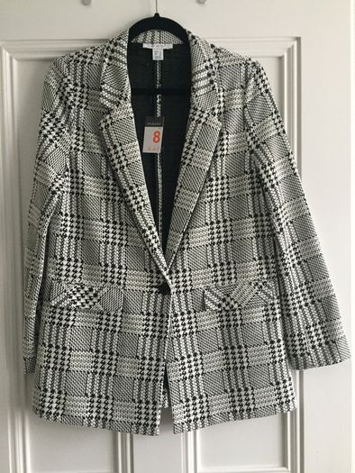 BRAND NEW Ladies Check Blazer: Size 8 (also suit 10 big fitting)