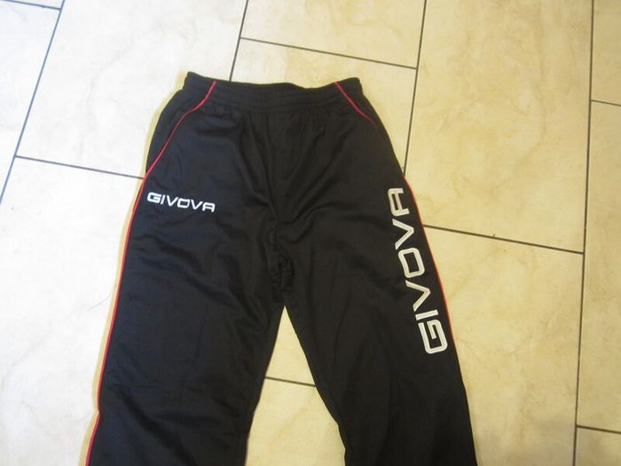 Givova  Bottoms    Size Med   New