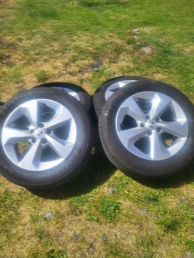 Nissan Qashqai alloys and tyres