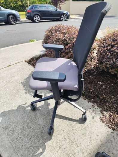 ergonomic office chair