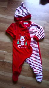christmas sleepsuit babygro 6-9 months