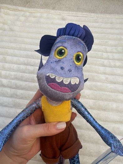 Disney Store Pixar Luca approx. 16 Alberto Sea Monster Purple Plush his head is too loose Please see photos