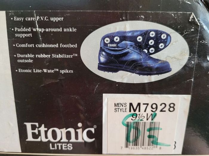 Golf shoes