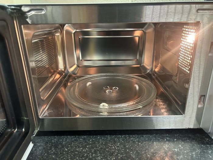 Dimplex Mircowave 20L 800W
