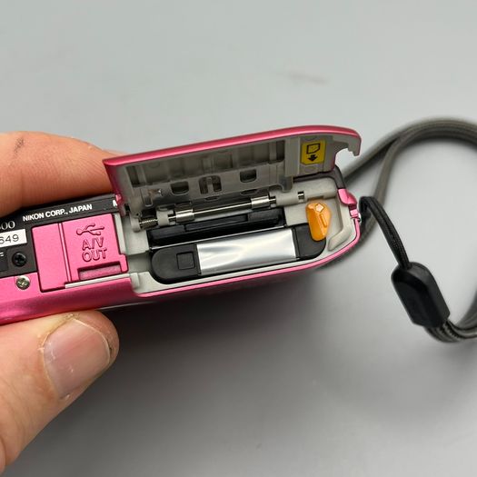 Nikon Coolpix S3300 16MP Digital Camera Pink - Boxed - Full Kit