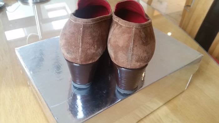 Carl Scarpa Size 39 Suede Leather Shoes