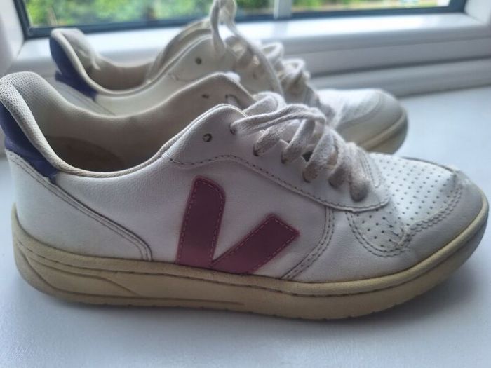 Veja Vegan V10 Trainers Purple and Pink Veja