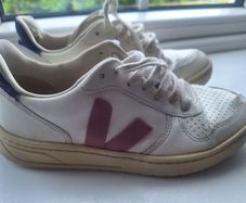 Veja Vegan V10 Trainers Purple and Pink Veja