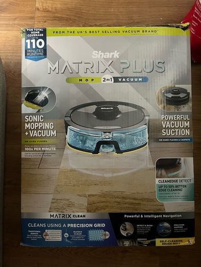 Shark Matrix Plus 2-in-1 Self-Empty Robot Vacuum Mop cleaner