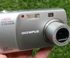 Olympus Camedia C-310 Zoom 3.2MP Digital Compact Camera - Tested