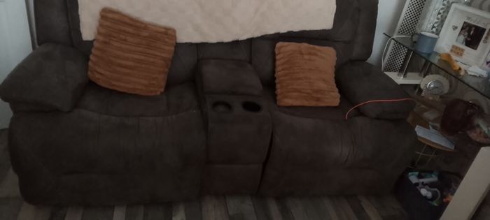 321 suite recliner couch.