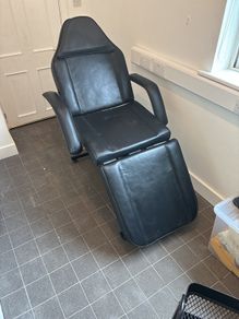 Beauty Treatment Bed/ Massage Table/ Tattoo Couch