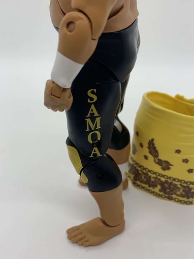 wwe elite HOF Hall Of Fame Afa & Sika action figures