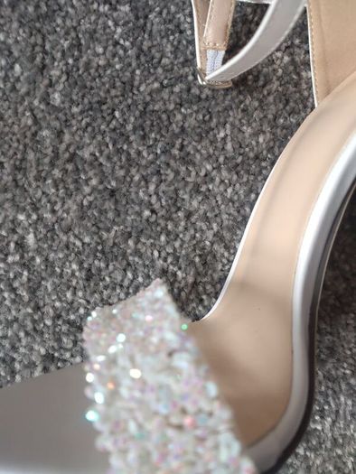 new white amazing heels with bow size UK 2