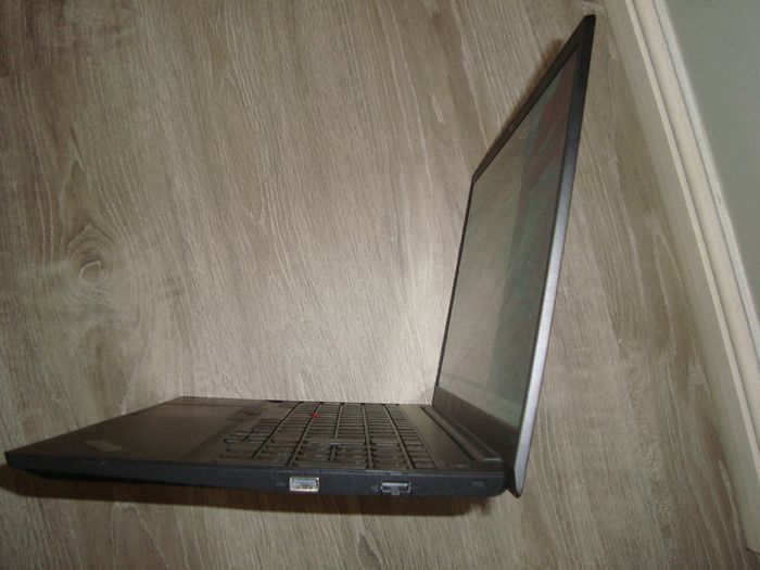 Lenovo Thinkpad E15 Gen 3 ; Amd Ryzen 5 5500u; 8gb DDR4; 256gb SSD ;15.6"