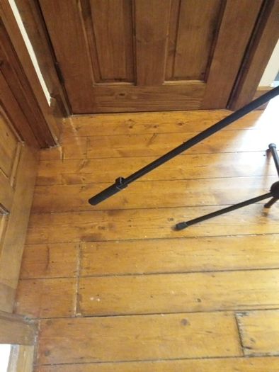 Microphone stand