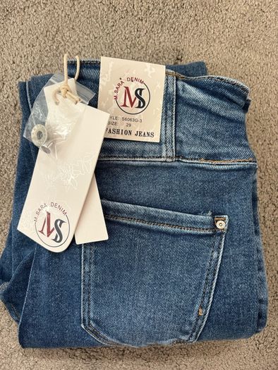 New M Sara high rise skinny jeans size 29