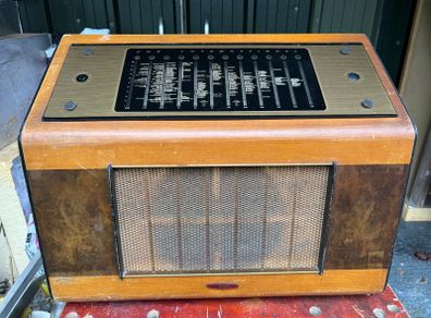 Vintage Pye Radio