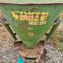 fertiliser spreader Image 2