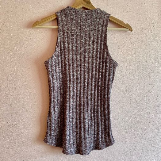 Hollister Sleeveless Fine Knit Top Size S LIKE NEW