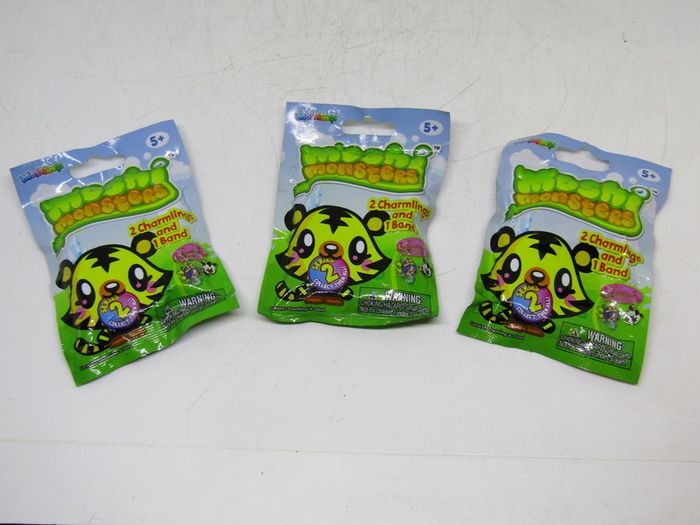 Lot of 3 Packets Of Moshi Monsters Series 2 Charm Bracelet Charmling Random Foil Pack incl 1 bracelet And 2 charmlings Brand New And Sealed Lots in Stock
