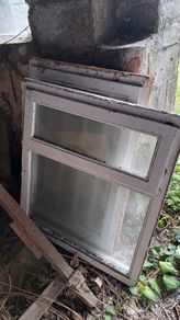 2 windows wooden frames