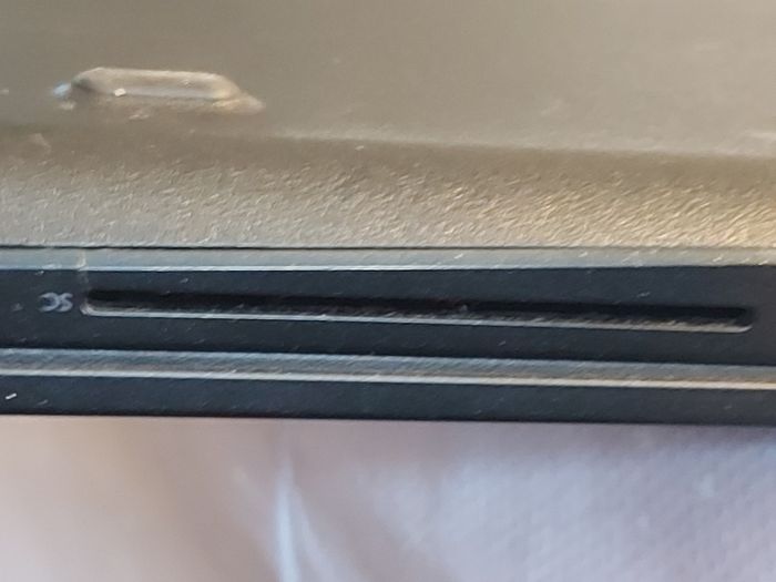 DELL Latitude 5490, Intel Core i5-7300U CPU, 2.71GHz. 8GB Ram, 256GB SSD, Windows 10 Pro, Microsoft Edge, Chrome and VLC