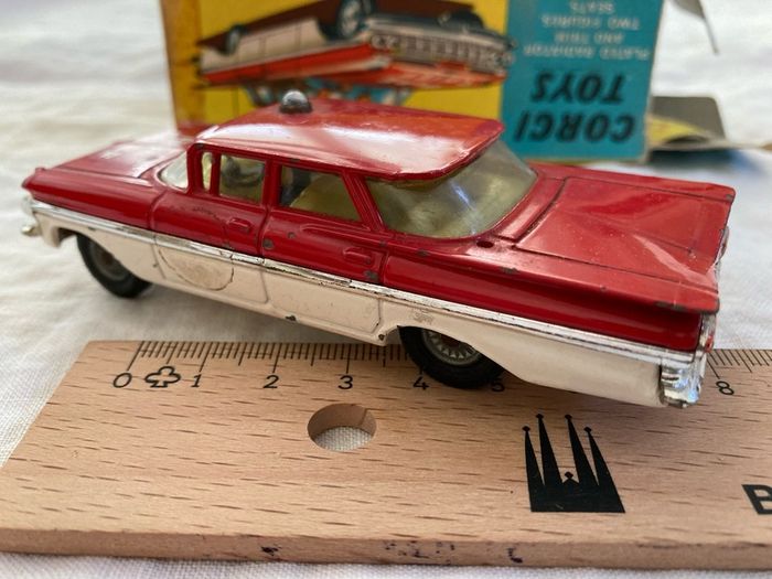 Corgi 482. Chevrolet Impala Fire Chief. Box in ok condition. 1966/69