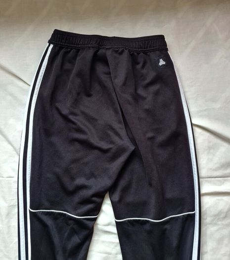 2017 adidas bottoms Size small black Zip pockets In excellent condition