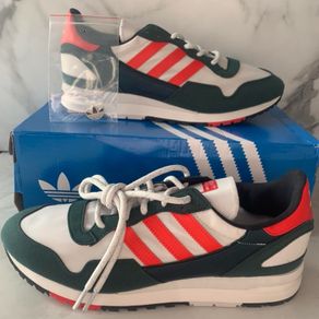 New Premium Suede Adidas Roundtree