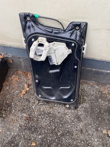Range Rover 2008 Drivers Door window reg