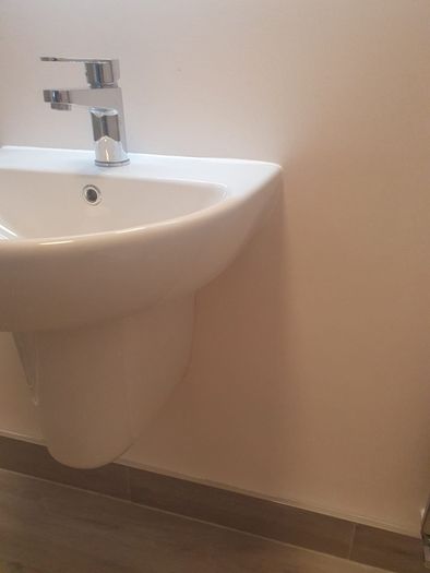 En suite sink