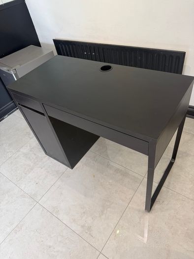 Ikea office desk / nail table