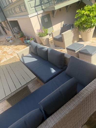 10 seater rattan garden set with dark navy cushions