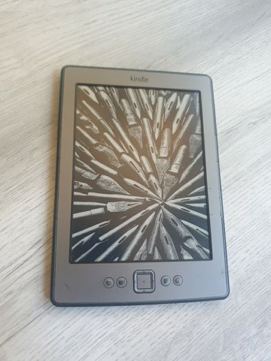 Amazon Kindle 4 D01100 Wi-Fi E-Book Reader