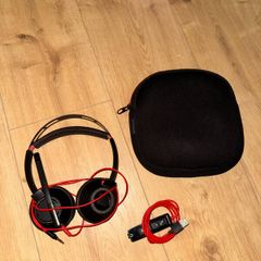 Plantronics Blackwire headset (USB) + carry case