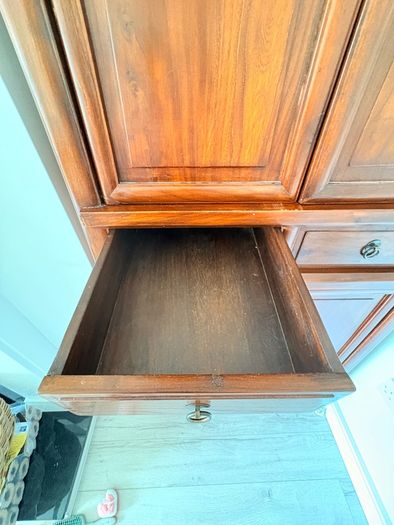Chinese Cabinet
